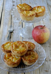 mini-apple-pies_vert