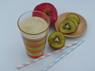Dal blog: Grazia in cucinaSmoothie kiwi e mela